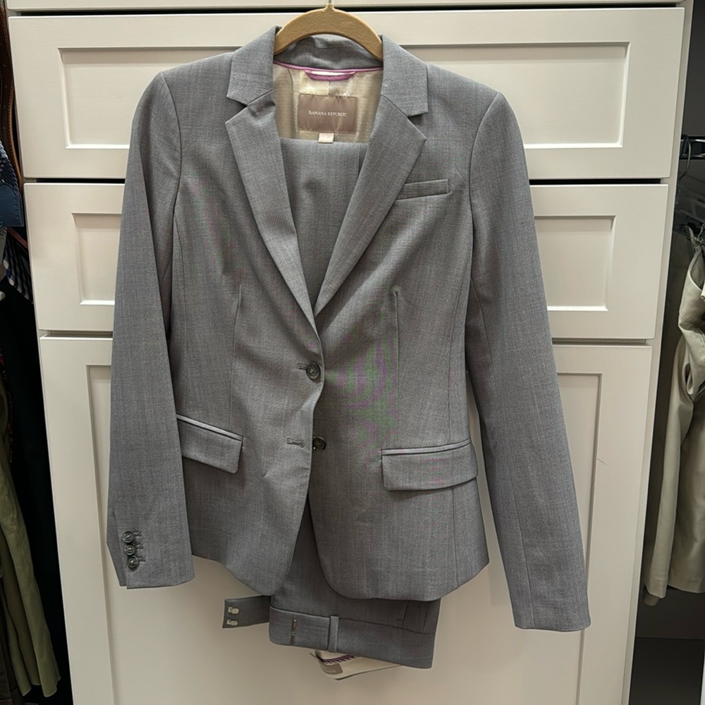 Light gray pant suit